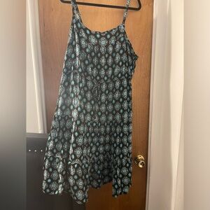 Women’s just below the knee sleeveless summer dress size 5